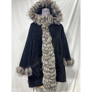 alpaca / llama cape silver fox trim w/ hood (9629)